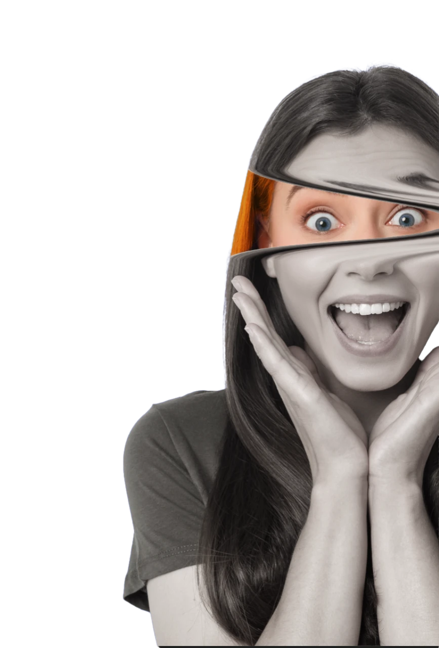 Ragazza felice della trasparenza totale del fornitore luce e gas Power.it